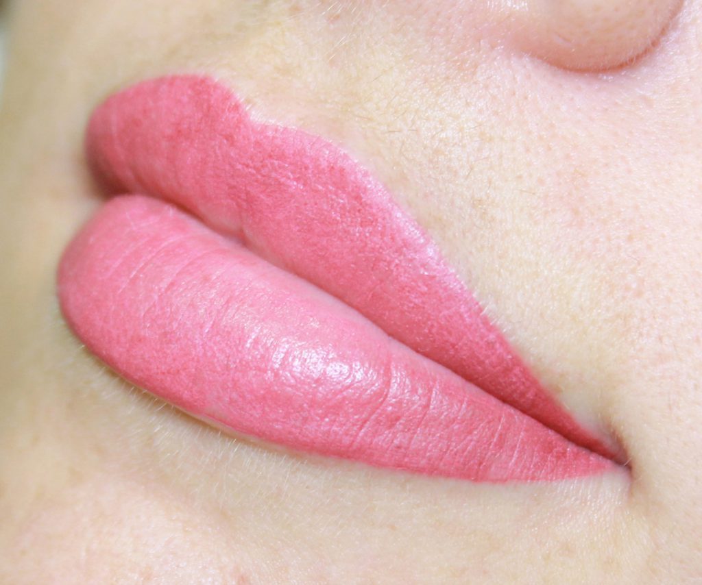 DermiszPMU ajaktetoválás